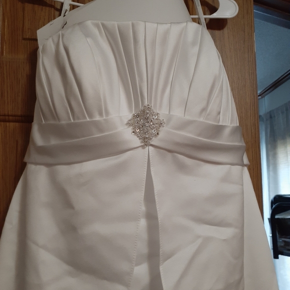 Wedding dress - Picture 2 of 7